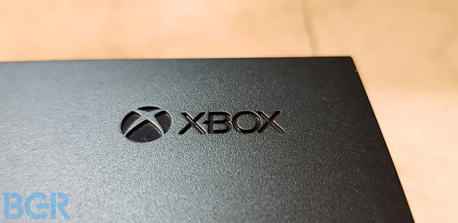 Xbox One X 6