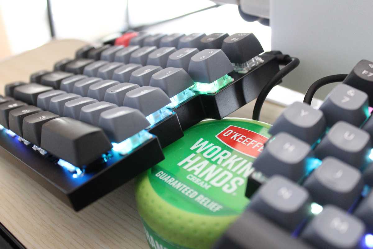 Keychron Q11 QMK with make-shift tenting