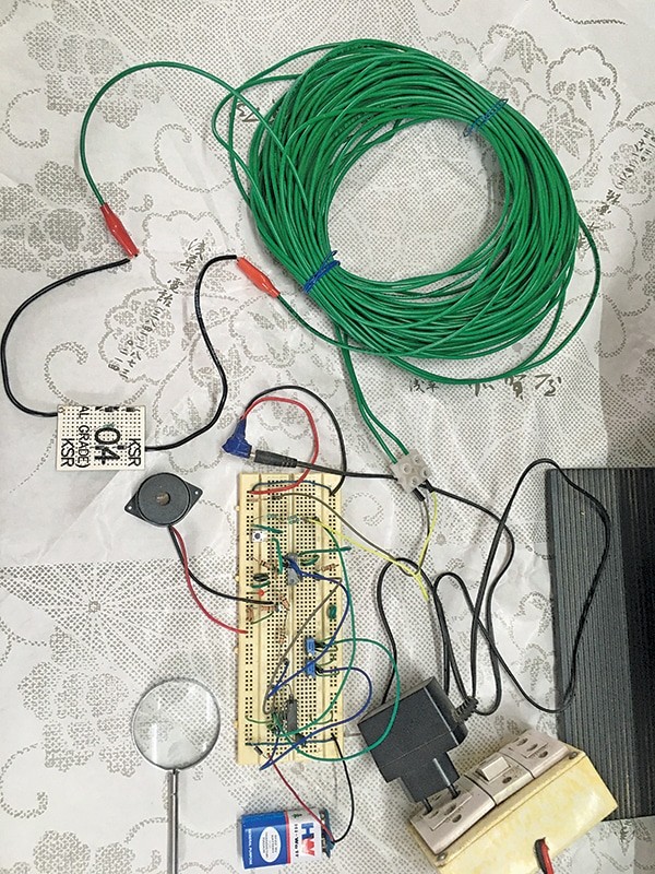 DIY Automobile Theft Detector with Alarm and Backup Energy